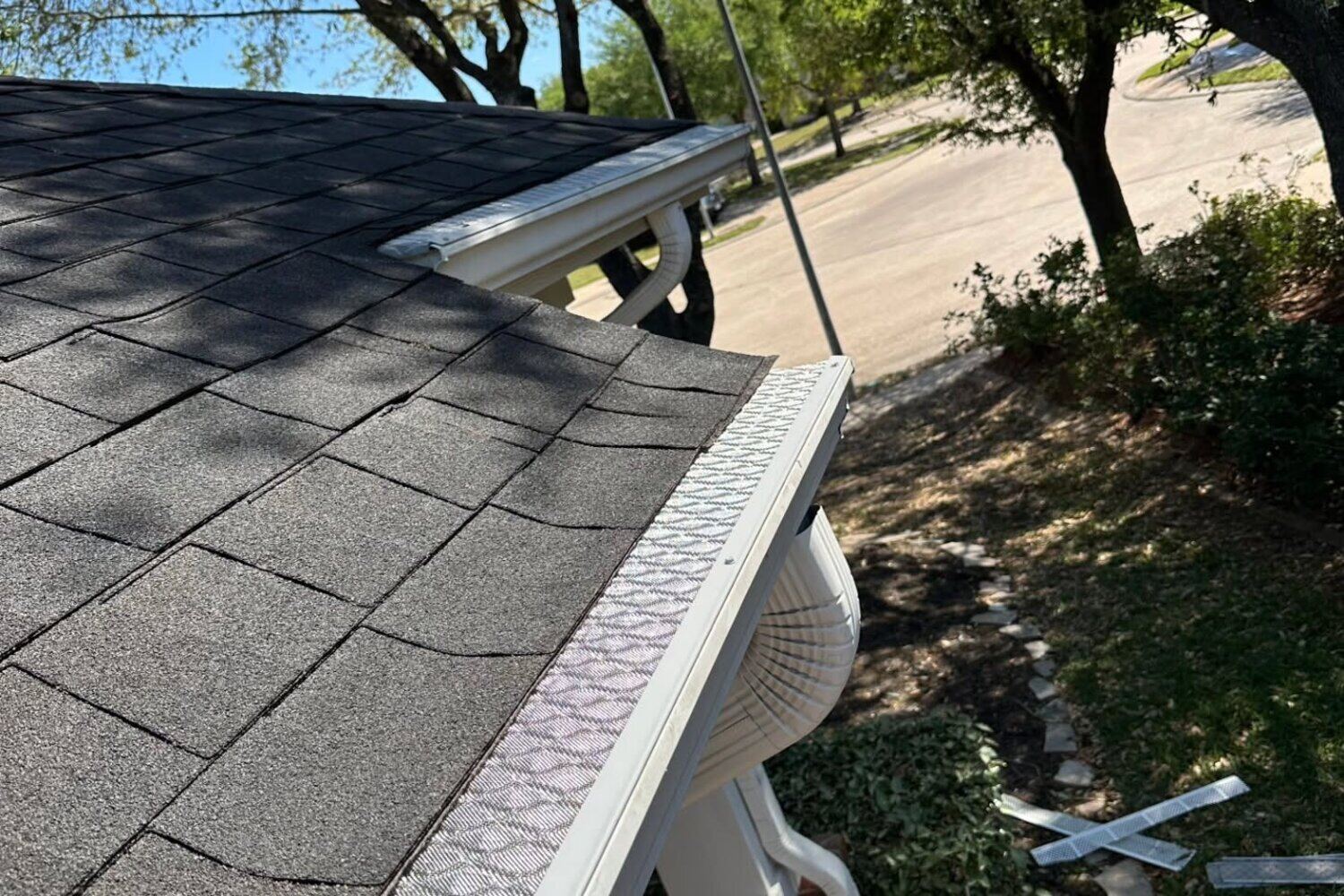 Gutter Guard Retrofit Over Existing Gutters in Turner, Oregon &mdash; photo 3